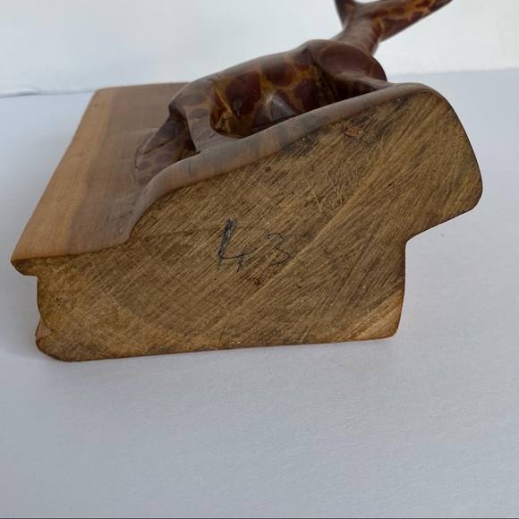 Giraffe Bookend Hand carved of wood 6” X 6” brown zoo animals one - Picture 8 of 14